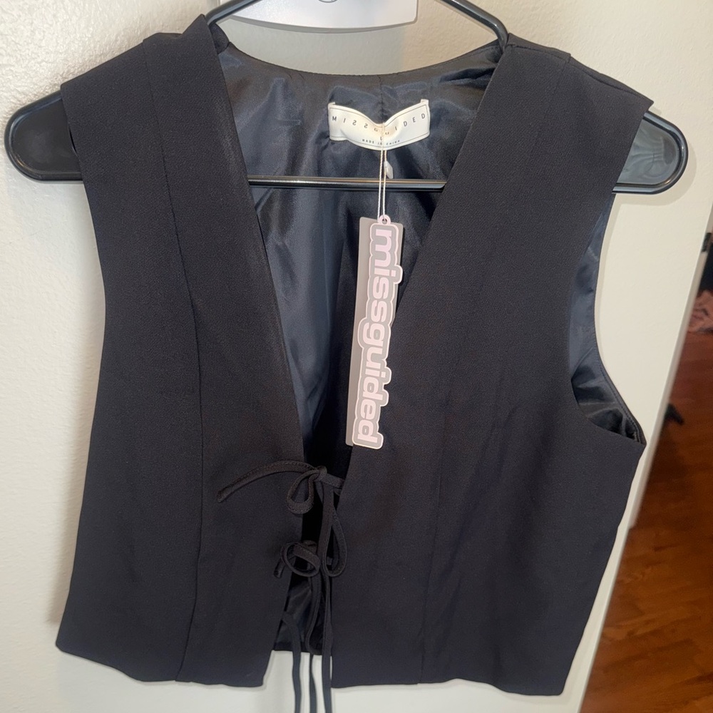 Missguided Black Sleeveless Vest